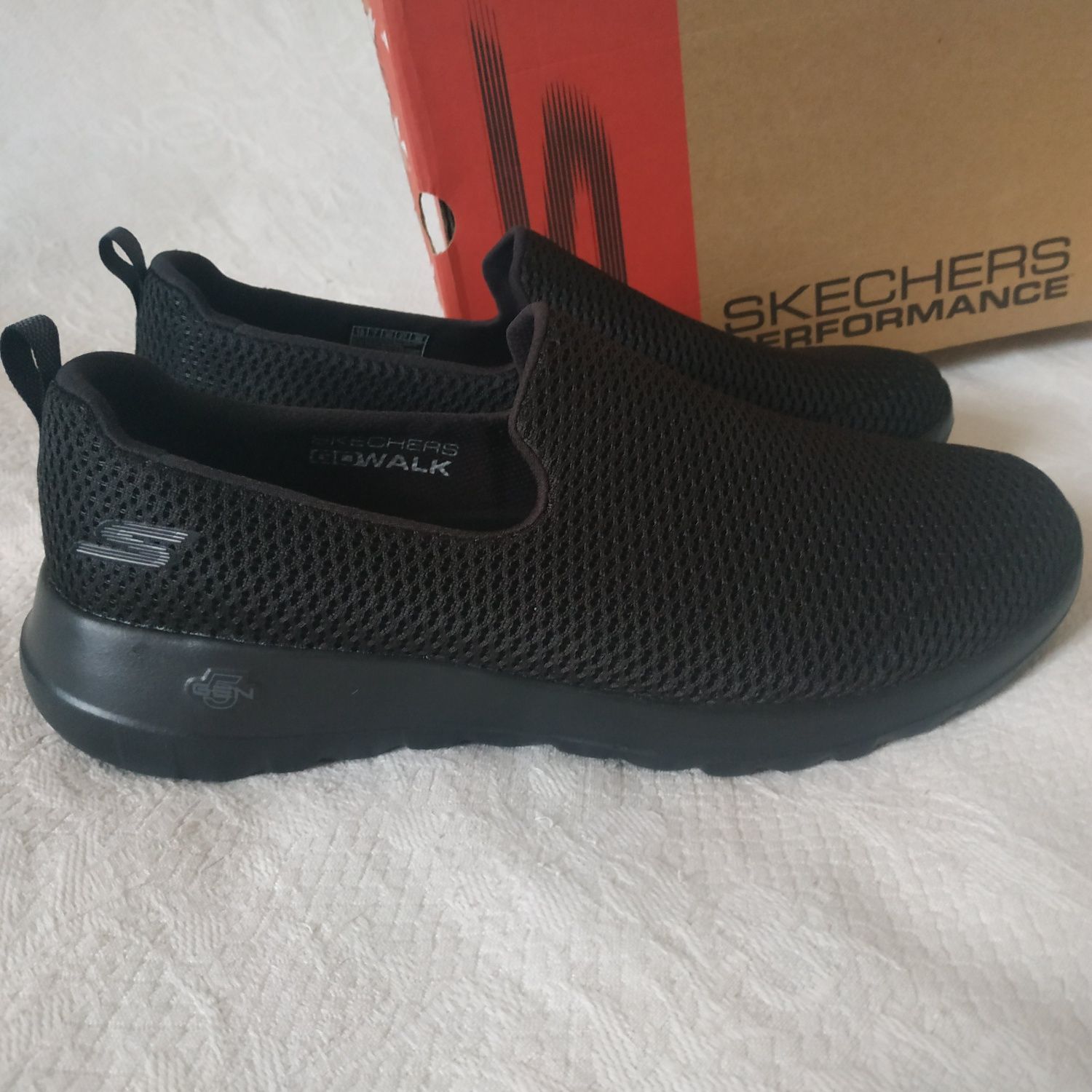 Skechers Go Walk Joy Goga max лёгкие слипоны сетка черные р.39 26 см