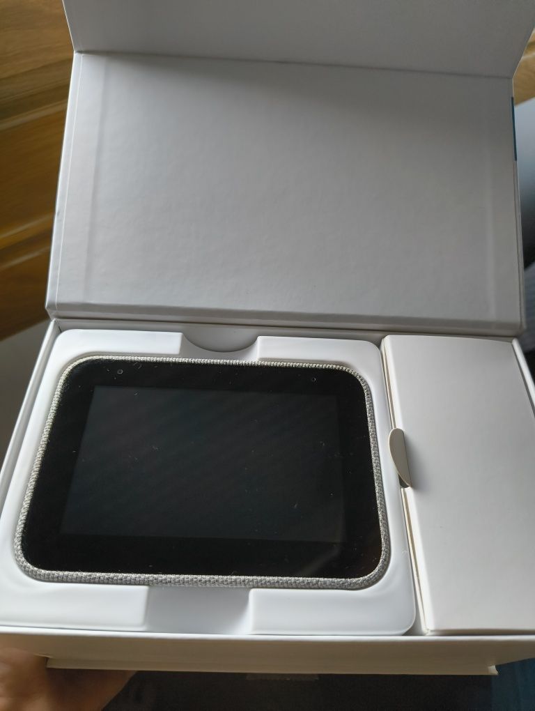 *COMO NOVO* Lenovo smart Clock na caixa com tudo