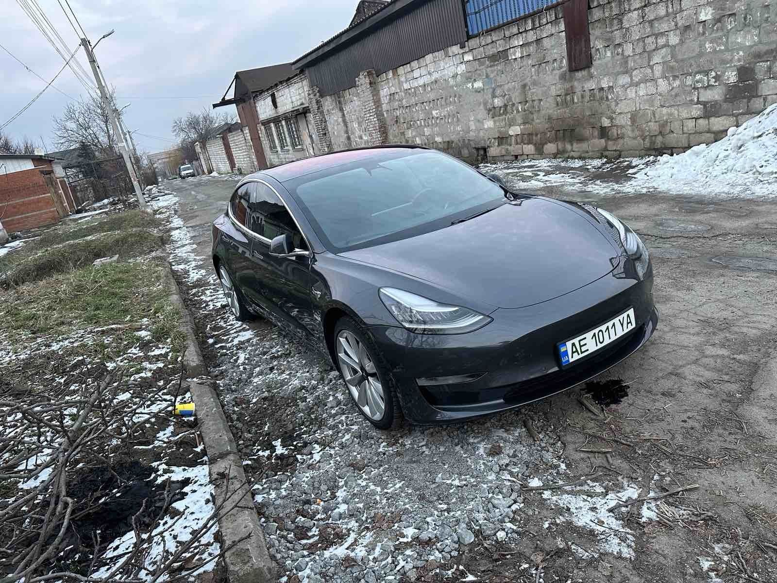 Tesla model 3.  2018 р