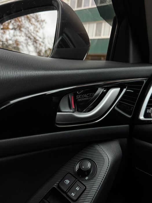 Продаю мазда 3BM 2015рік