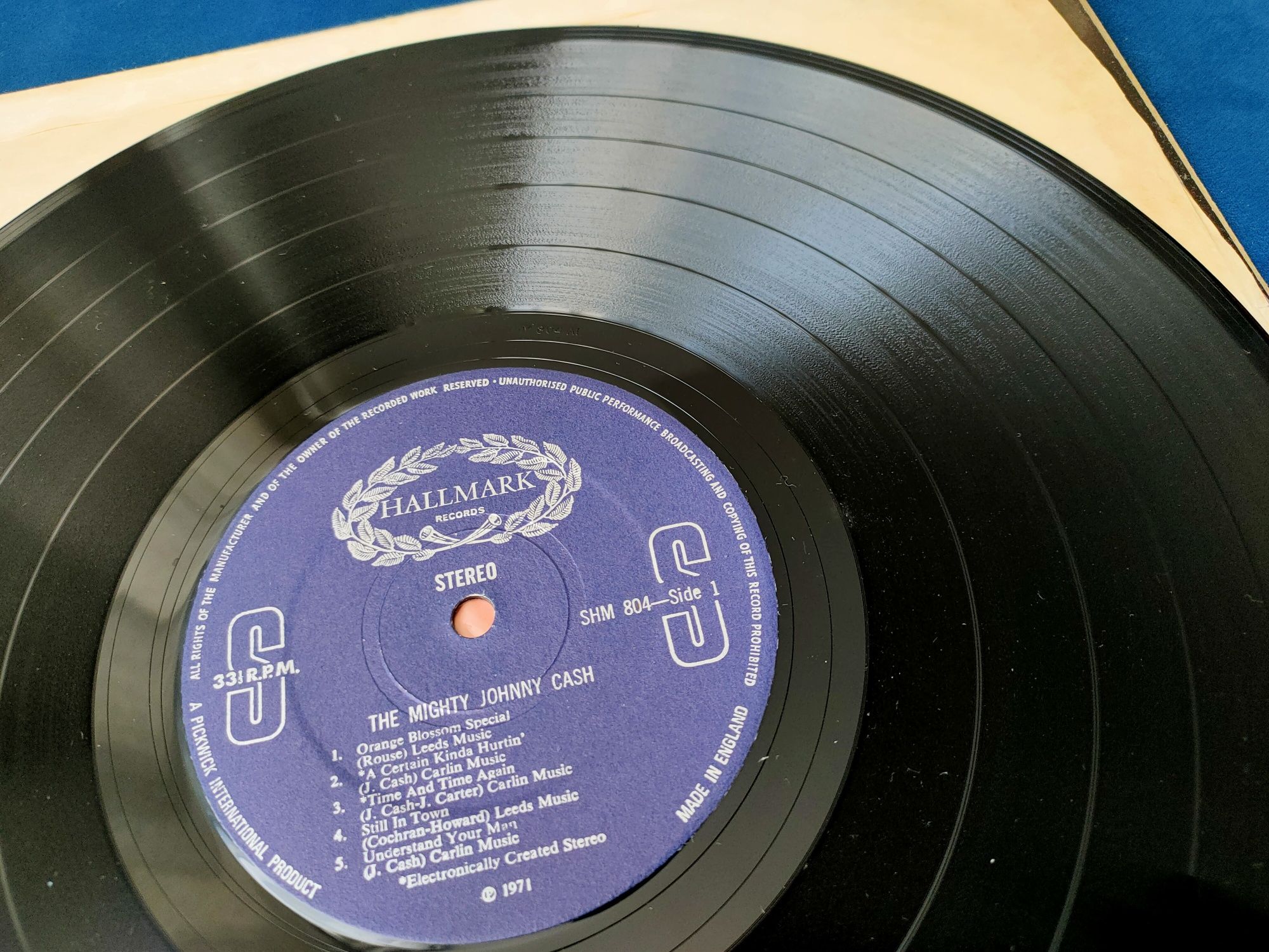 Johnny Cash – The Mighty Johnny Cash