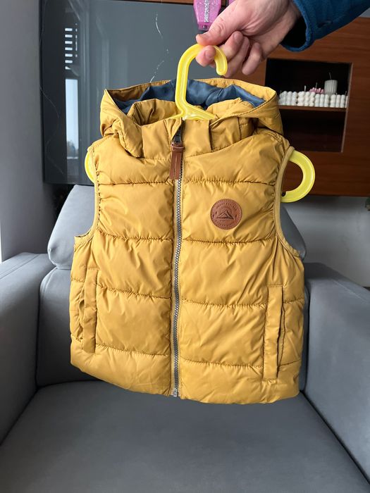 Kamizelka H&M 110/116 cm bezrękawnik z kapturem dla chłopca na jesień
