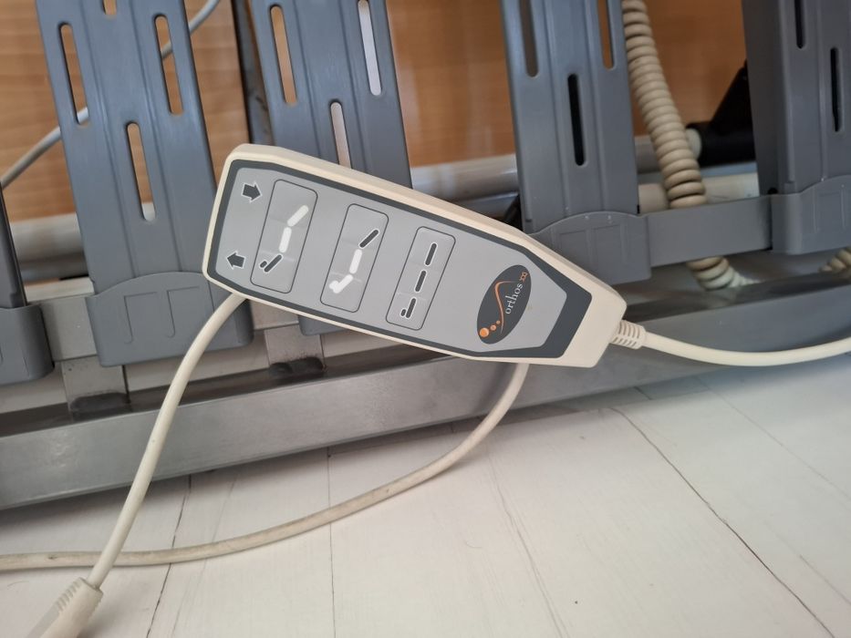 Cama hospitalar articulada elétrica