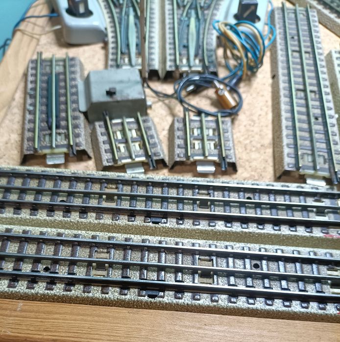 conjunto da marca Marklin linhas desvios passagem de nivel vagon máqui