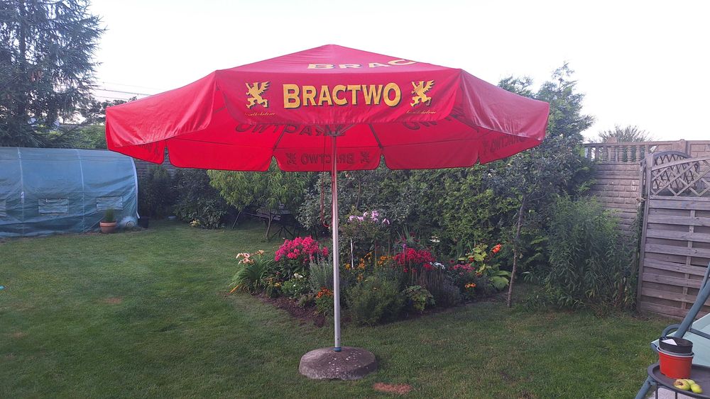 parasol piwny, ogrodowy śr.3,5 m z podstawą betonową możliwość dowozu