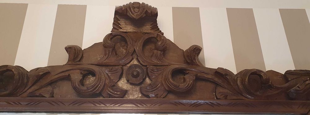 Espelho com moldura madeira