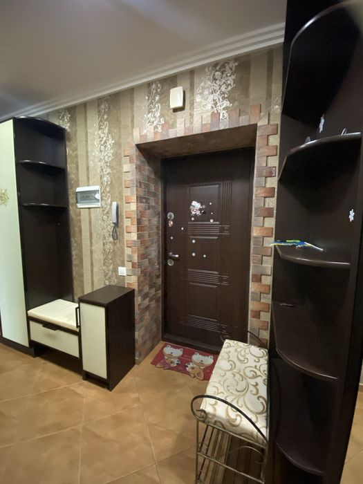 Оренда 2 кімнатної квартири по вулиці Коновальця ( поруч White Center)