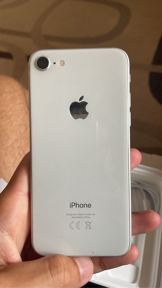 Iphone 8 usado com um problema