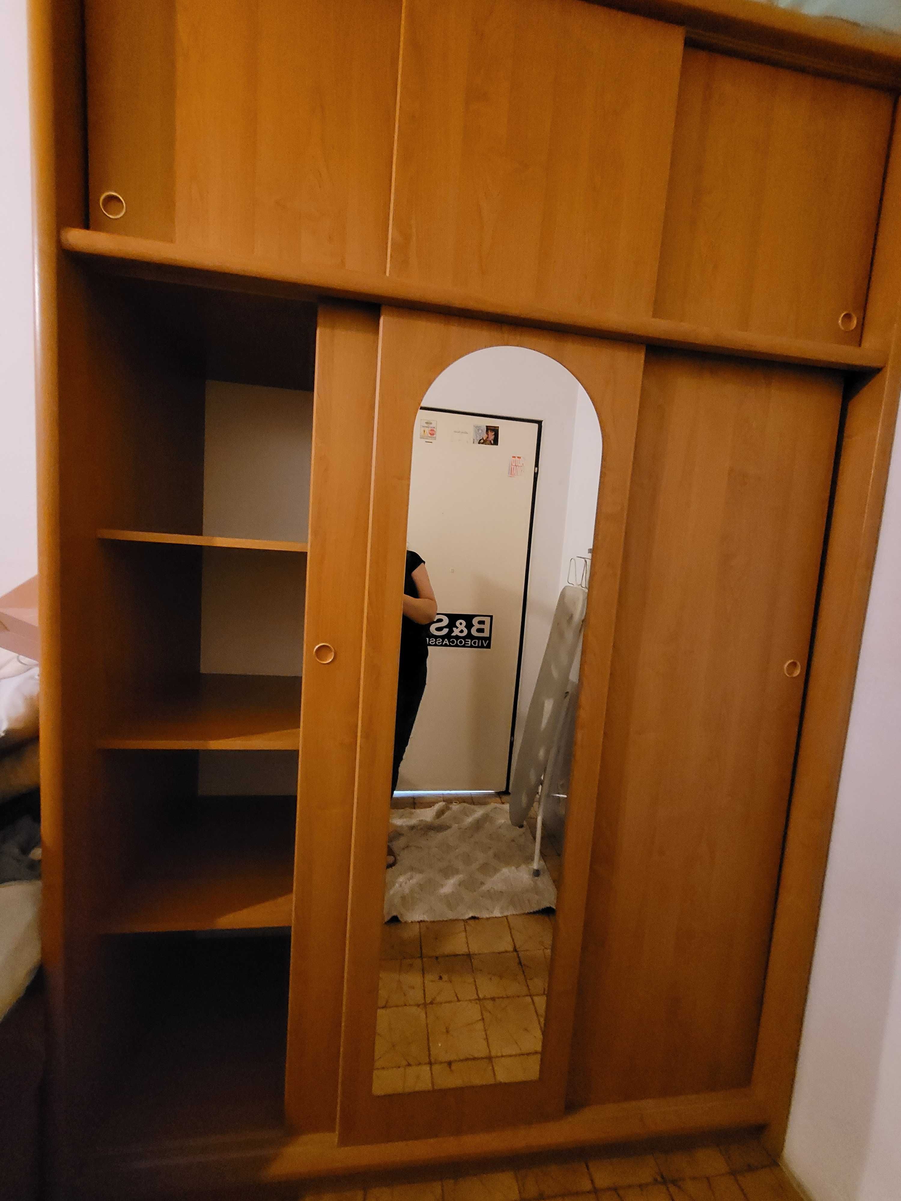 Sprzedam szafę 3 drzwiową i komodę