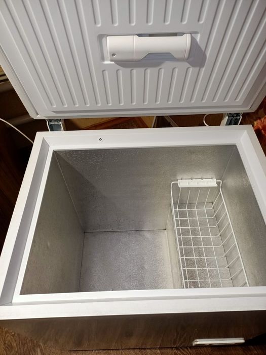 Продам морозильную камеру