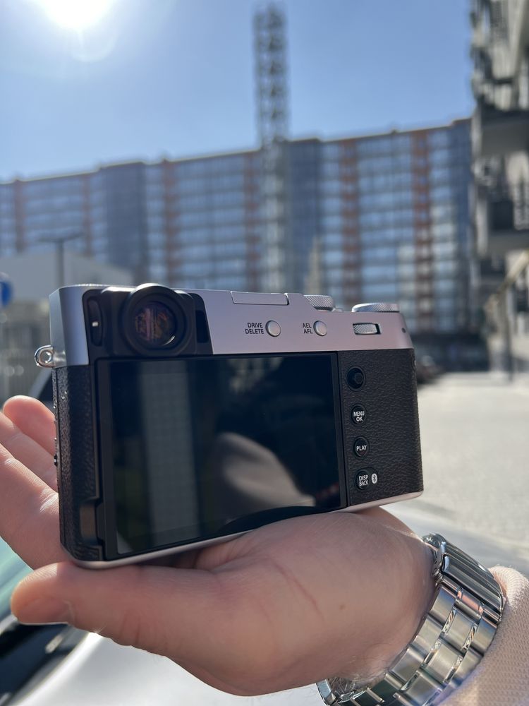 Fujifilm X100VI Digital Camera В наявності