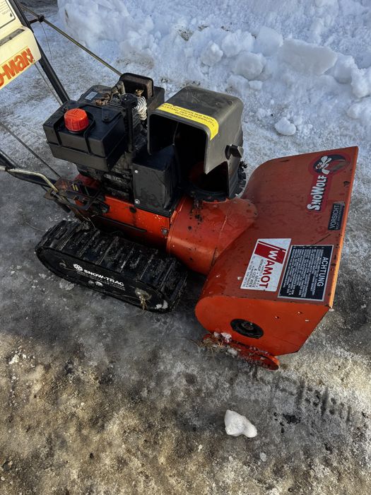 Odśnieżarka spalinowa na gąsienicach wirnikowa pług do sniegu yard man