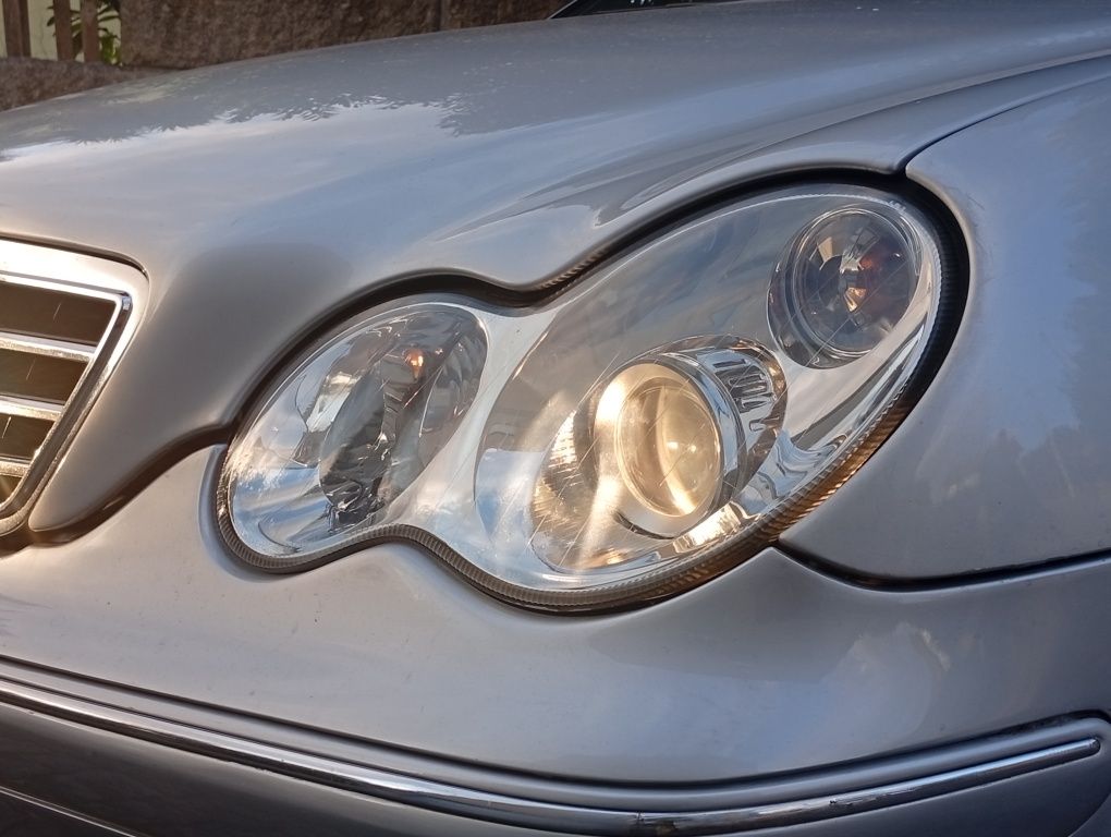 Mercedes-Benz C220 143cv