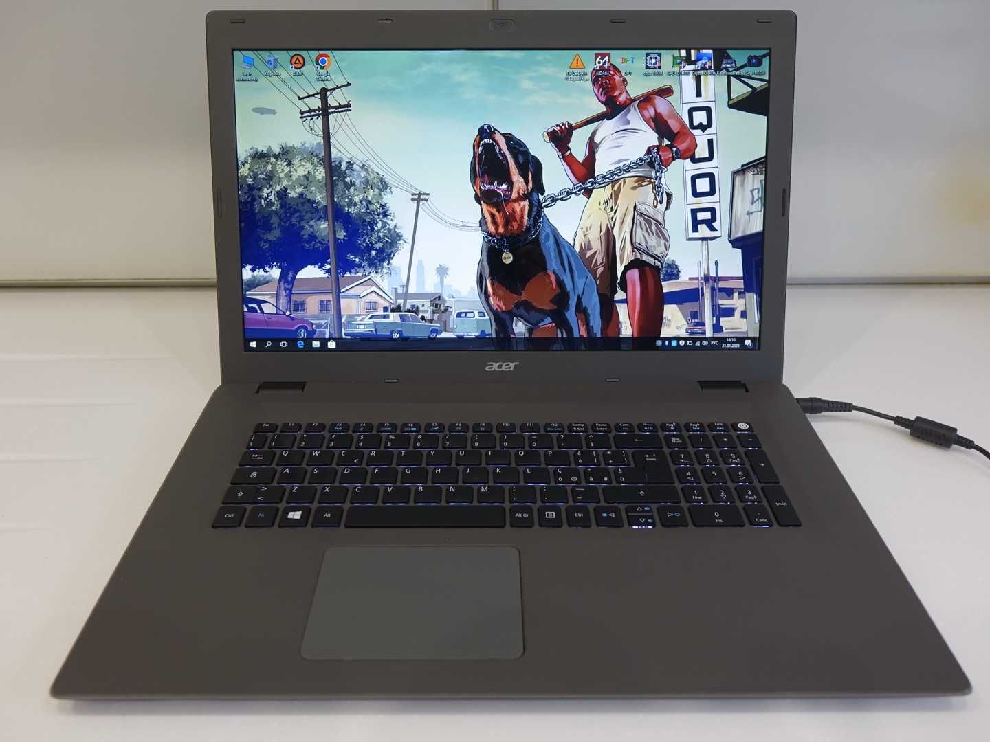 Игровой Acer Aspire 5 E5-772G 17.3 i5-5200U 8gb 500gb GeForce 920M 2gb