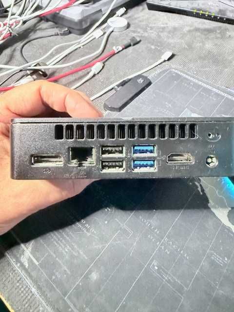 intel NUC celeron n4505 - 2 ghz