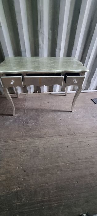 Biurko z szufladami