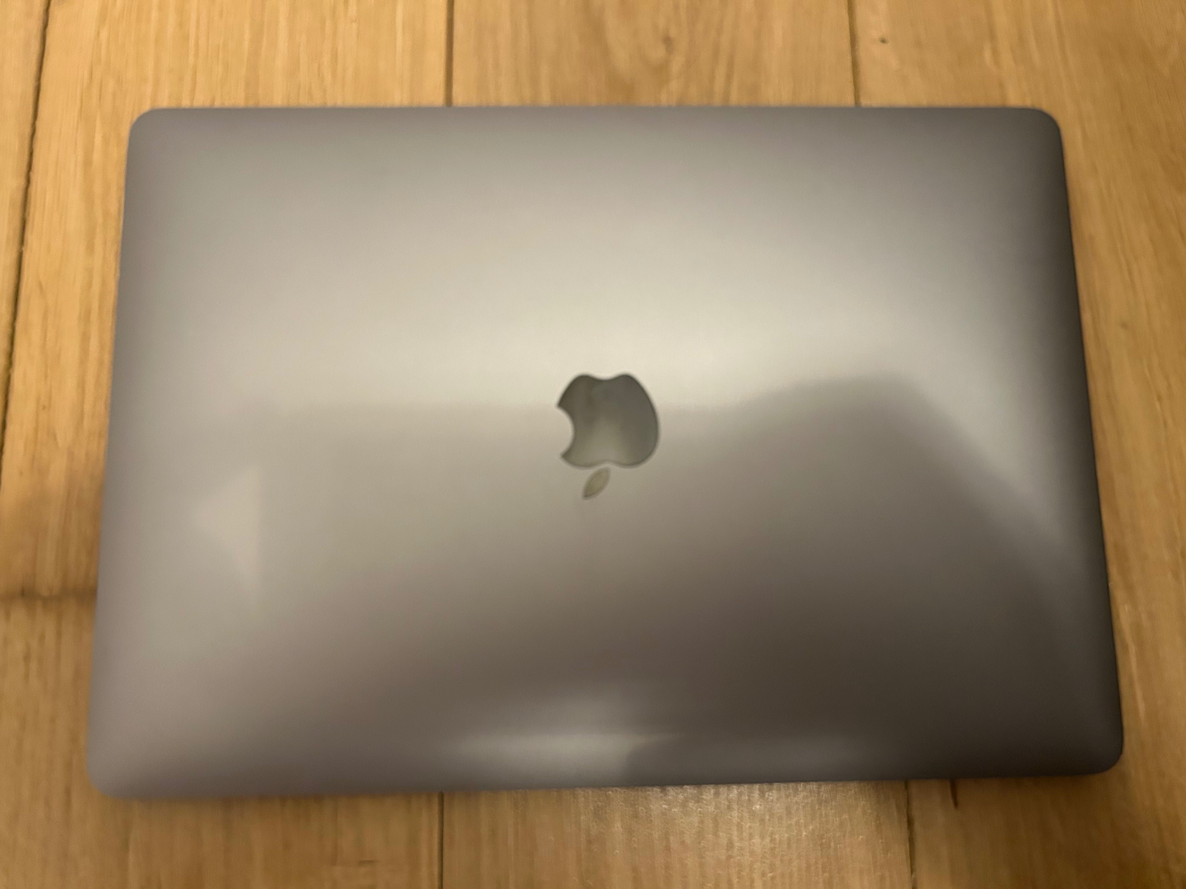Mac Book Air M1 256 GB 8 gb RAM