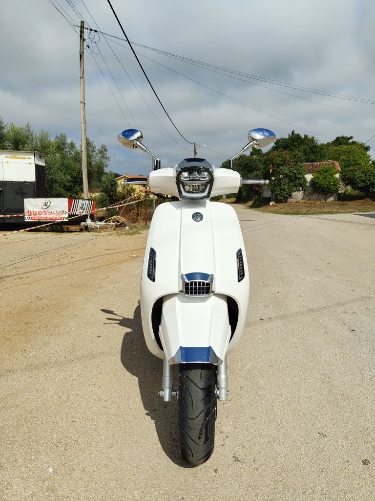 Vendo Morbidelli SC125RE 1300 km, com Garantia até 2027