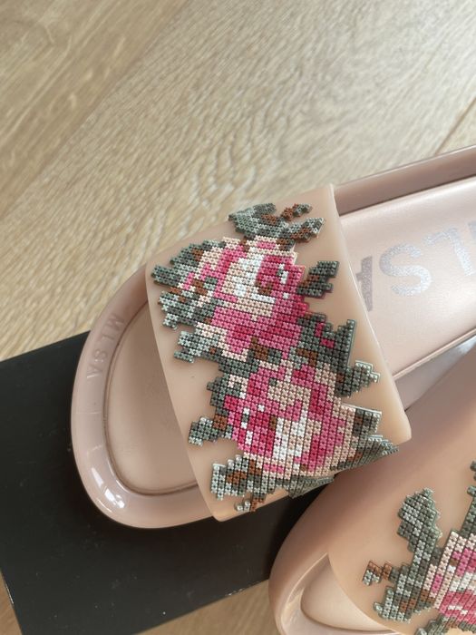 Пудрові шльопанці, сланці, шльопки Melissa