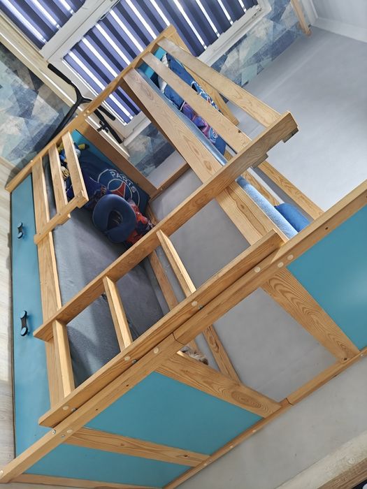 Sprzedam łóżko piętrowe