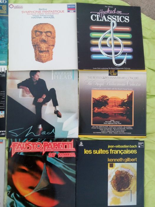 12 discos incluindo Carmima Burana