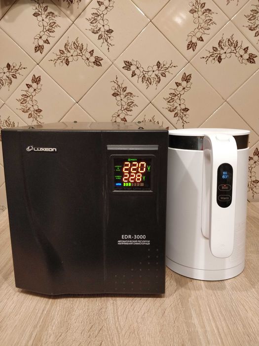 Стабилизатор напряжения СИМИСТОРНЫЙ Luxeon EDR- 3000 на 2,1 кВт