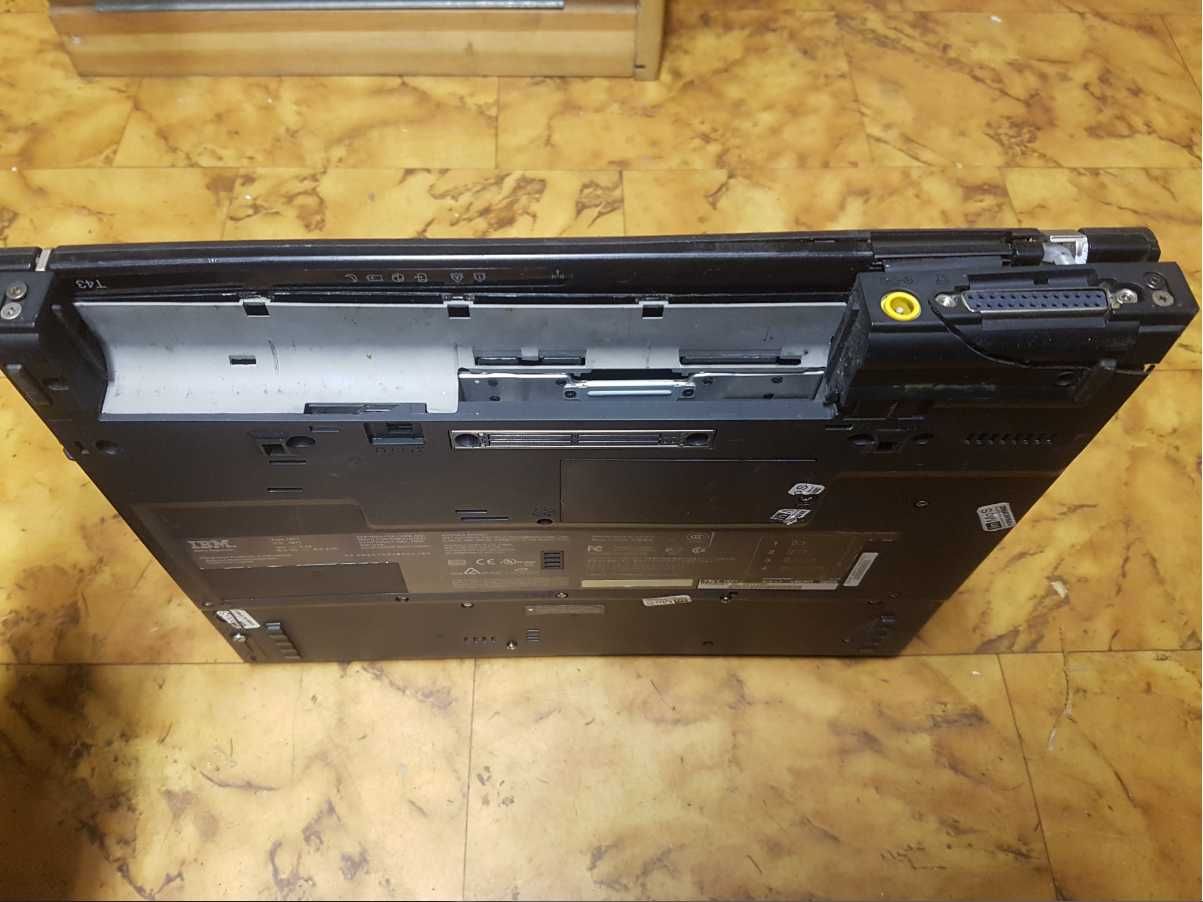 Komputer Laptop IBM ThinkPad T43 (Lenovo) Uszkodzony dawca