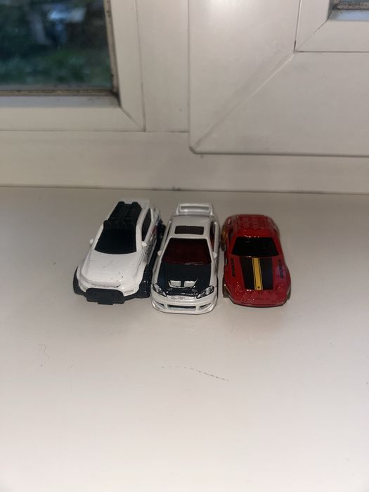 Машинки Hotwheels