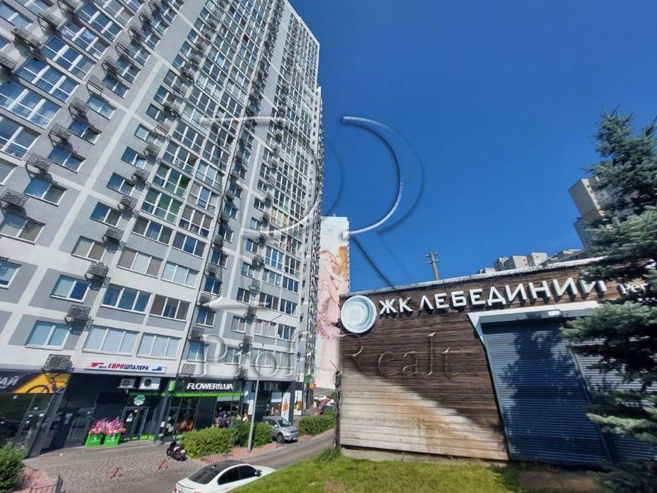 Продаж 2 кімн. квартири в ЖК Лебединий за адресою вул. Ревуцького, 40Б
