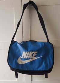 Nike torba na trening podróżna dużą pojemna