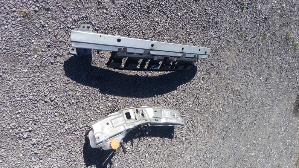 Opel Meriva A Belka zderzaka Przód Pas górny srebrny Z157