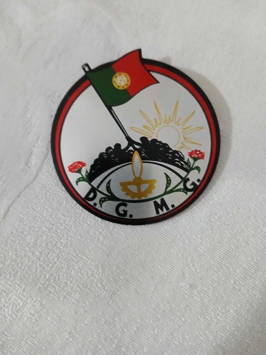 MILITAR-  crachás militares COMANDOS+ outros crachás