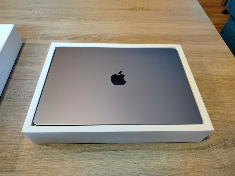 Oryginalny Apple MacBook Air 15 ' M2 8/10 8/256 GB Szary