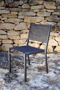 Cadeiras de exterior e interior da marca FERMOB
