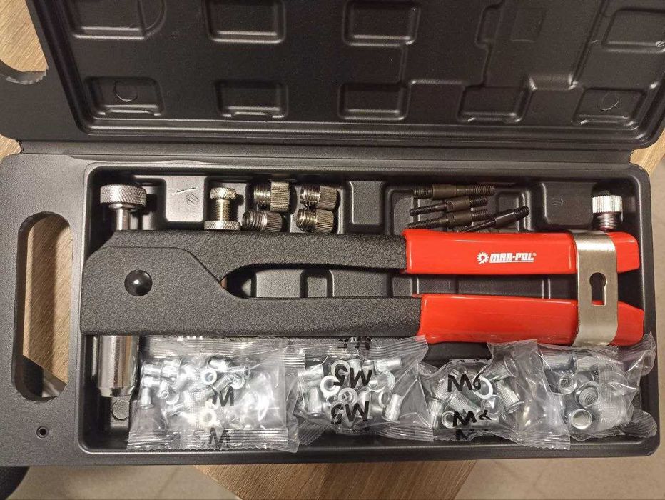 Заклепочник ручний. Заклепочник для різьбових заклепок. Заклепочник.