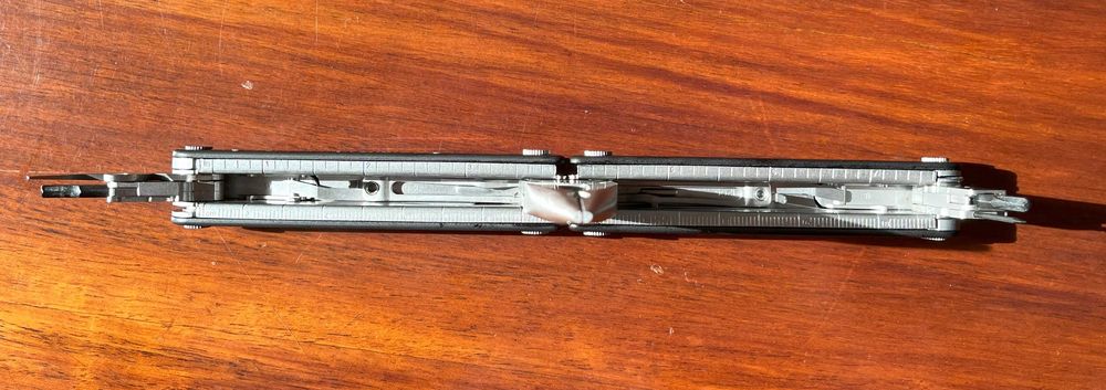 Multitool LEATHERMAN Charge ALX + Kabura