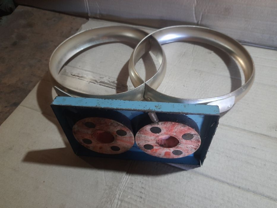 Весільні кільця,  на автомобіль..