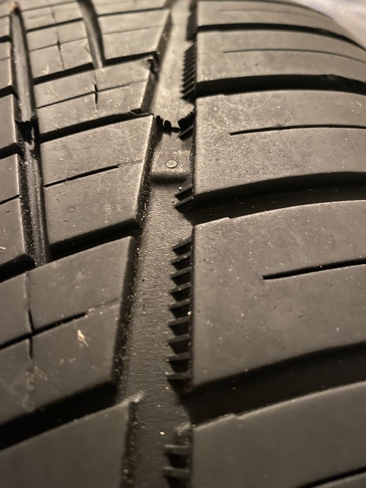 Автошина PIRELLI SCORPION 255/45/20- 1шт