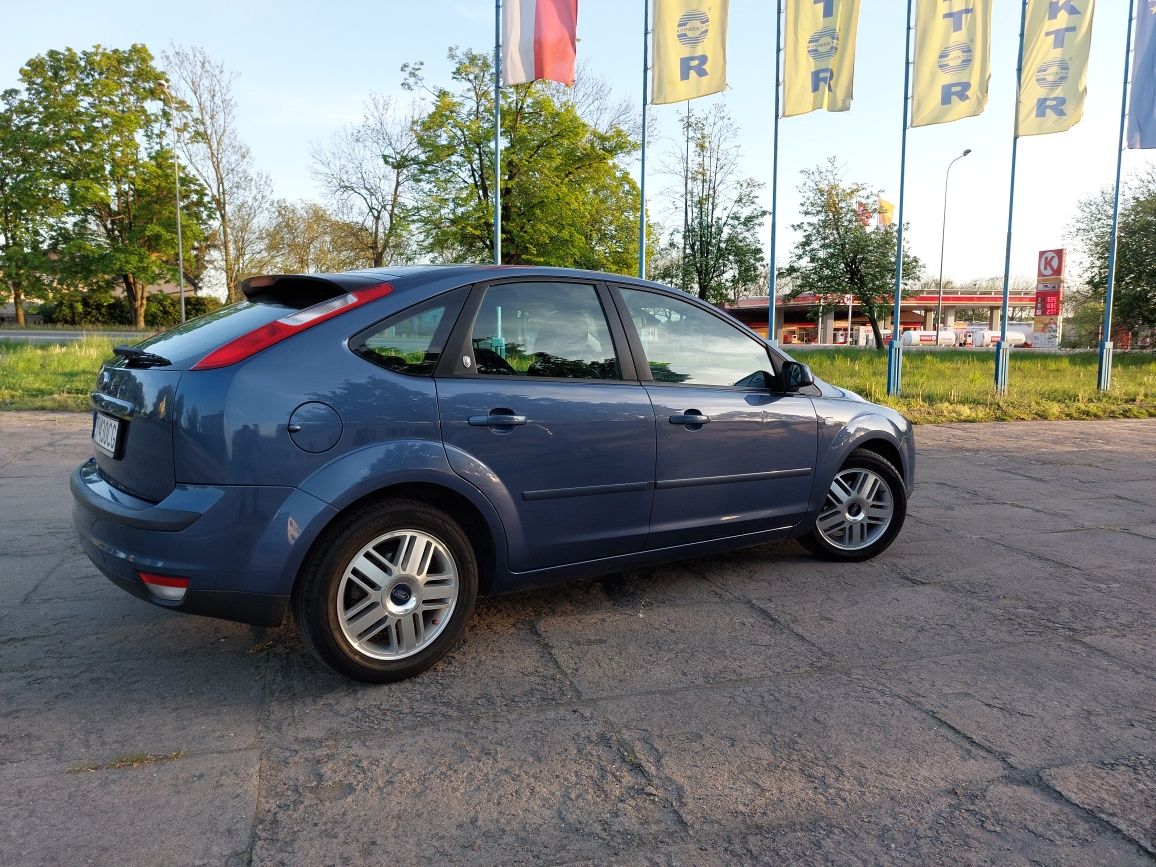 Ford Focus 1.6 benzyna JAK NOWY