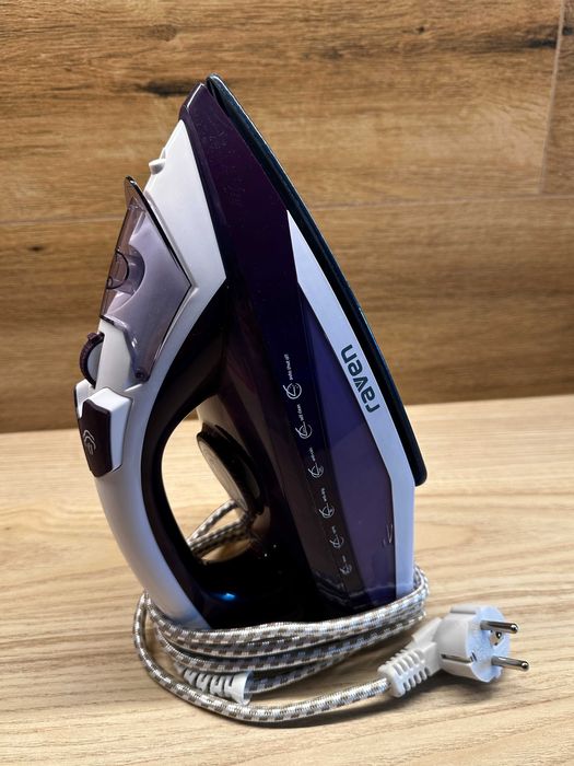 Żelazko parowe Raven EZ005X 2600W