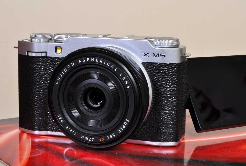 Fuji X-M5 + XF 27mm F: 2.8 WR. Novo, fatura, garantia 3 anos Fuji PT.