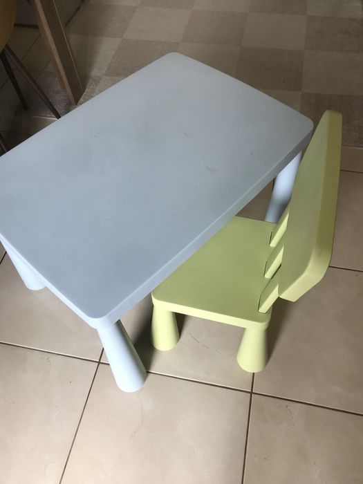 Ikea Mammut стіл і стілець