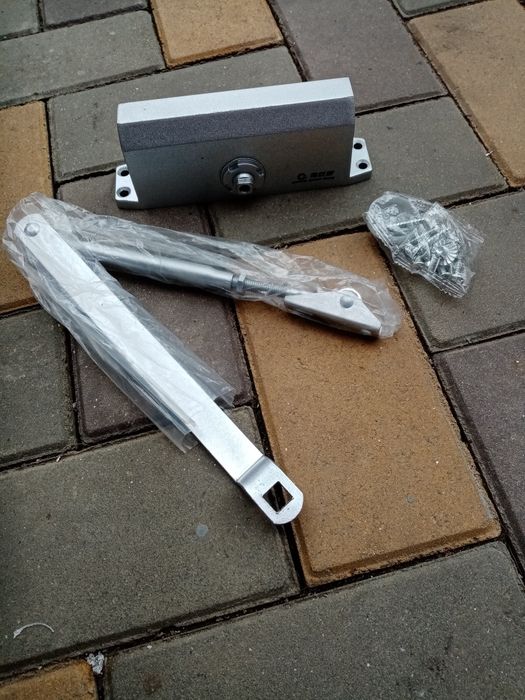 Доводчик для двери