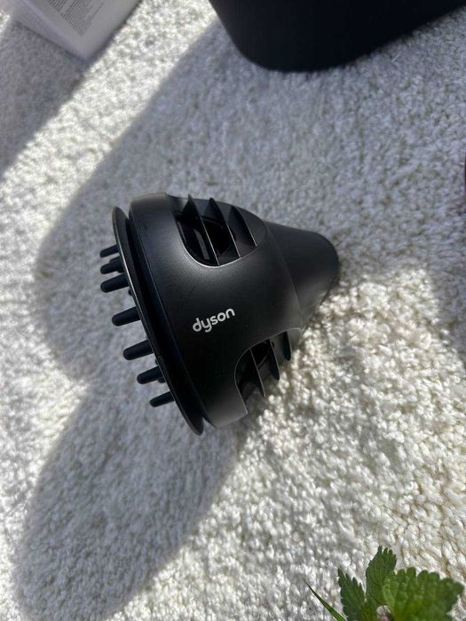 Новий Мультистайлер Dyson HS08 Strawberry новий комплект з дифузором