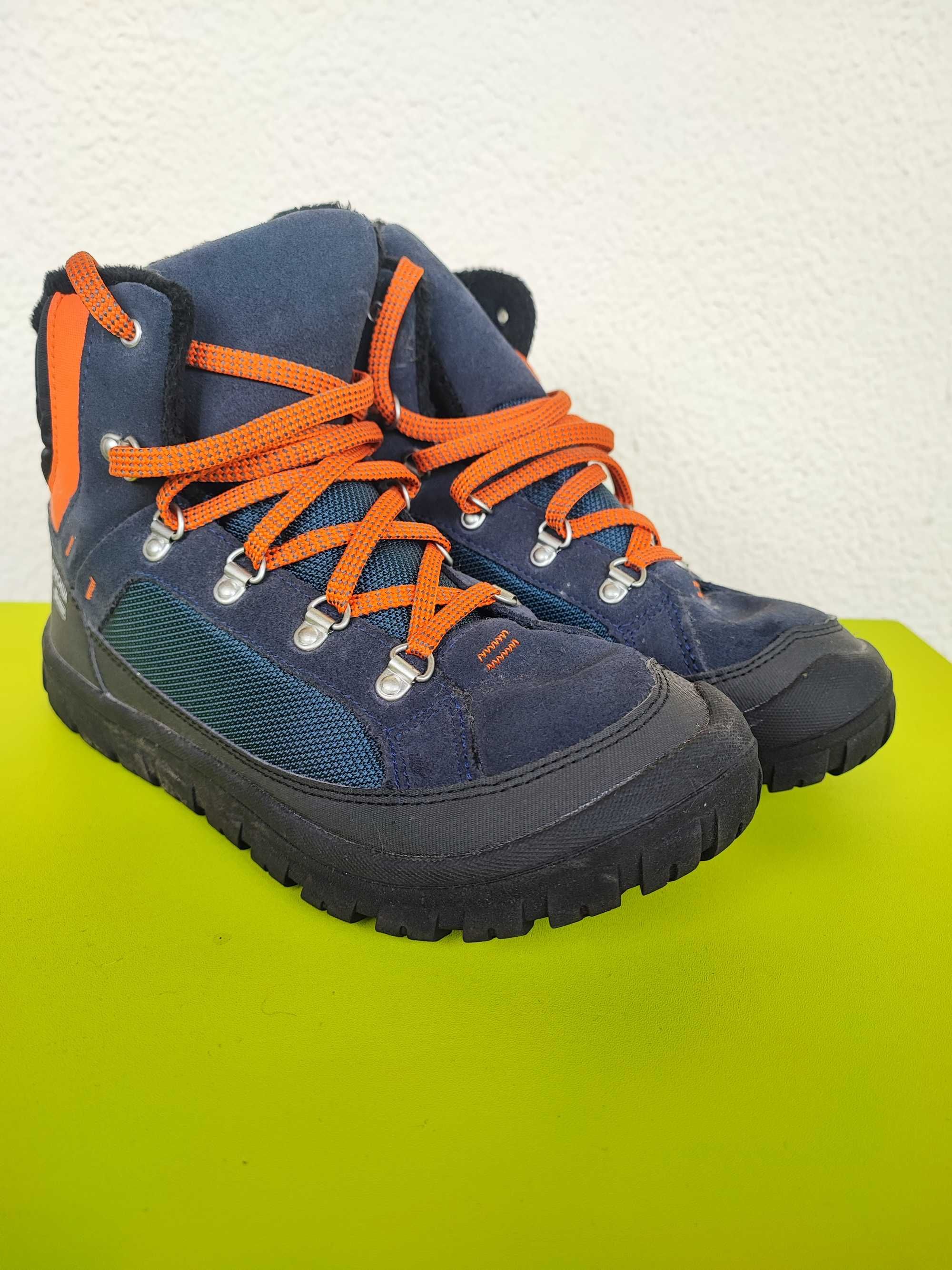 Botas Quechua waterproof 38 novas