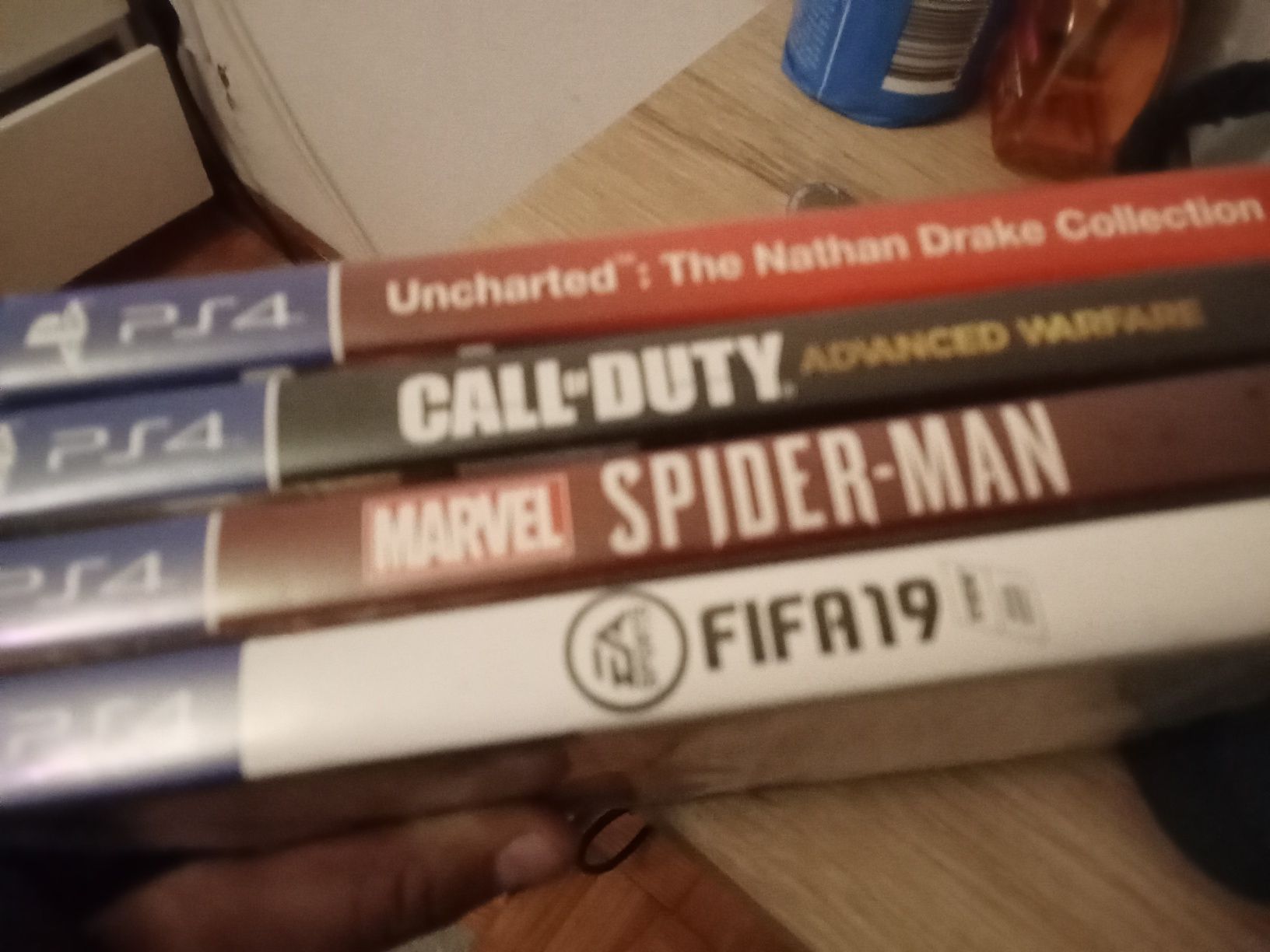 Ps4 slim 1tb + comando e jogod