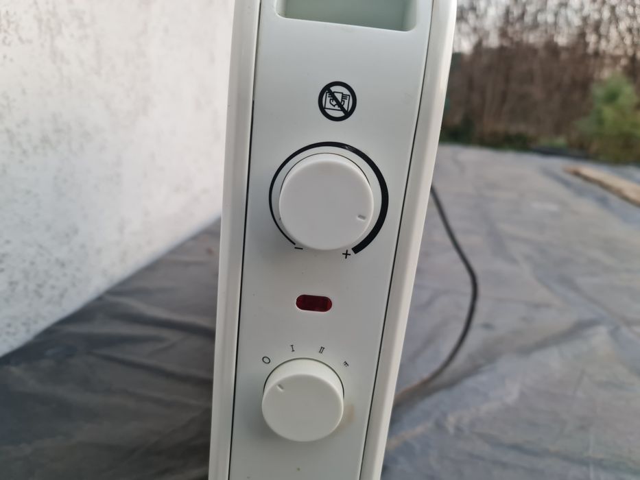 Grzejnik  elektryczny  2200w