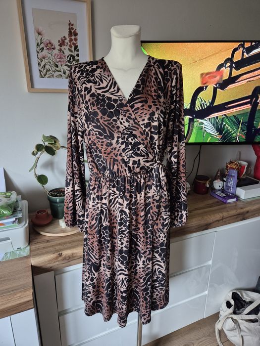 Sukienka w panterke rozmiar 42/44