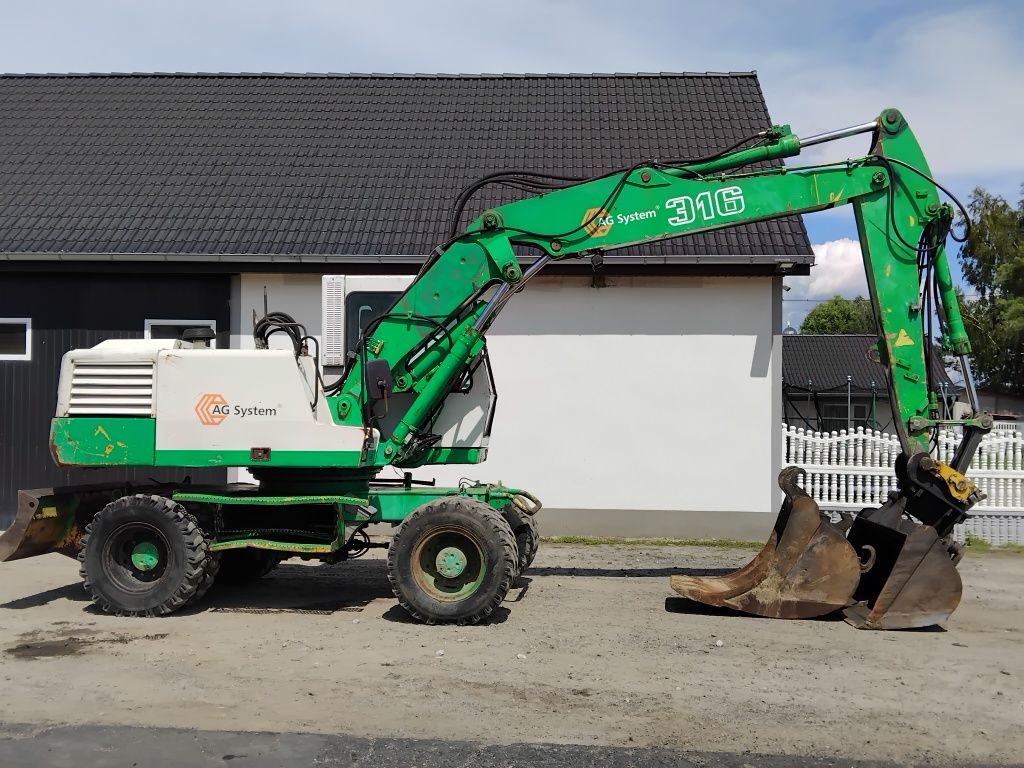 Koparka kołowa liebher 316 900 szybko złącze 2 łyżki Gotowa do pracy