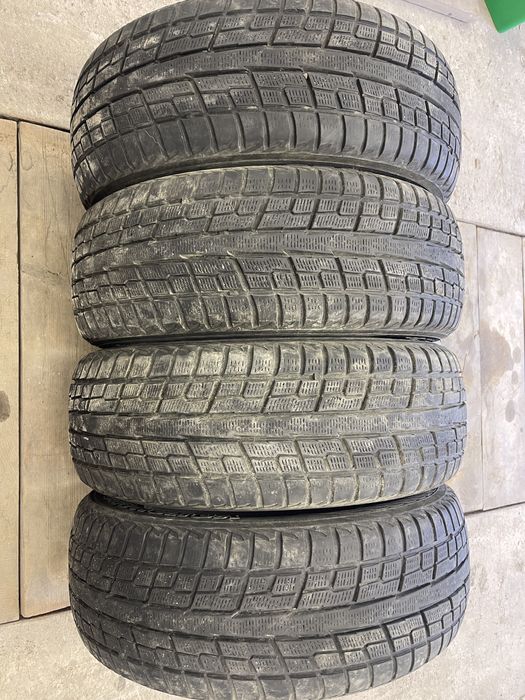 Yokohama Geolandar I/T-S 215/60 R17